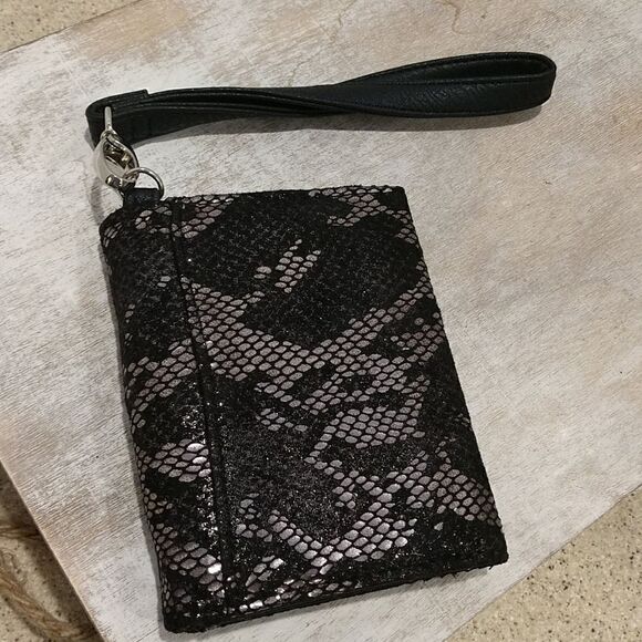 New Small Wristlet Card Wallet - Picture 2 of 3